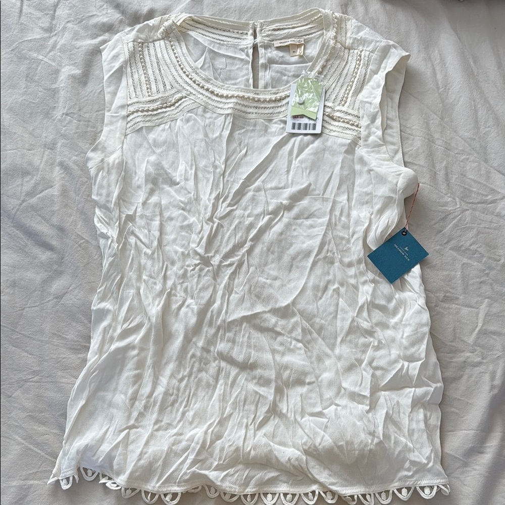 Elegant White Sleeveless Top